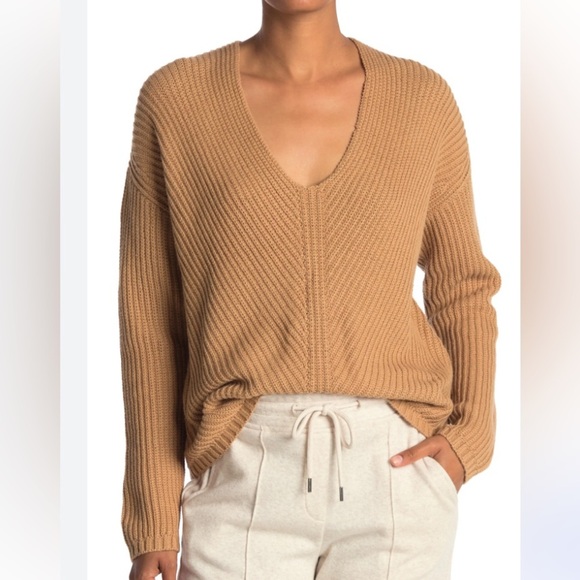 UGG Sweaters - UGG Women's Tan Sweater